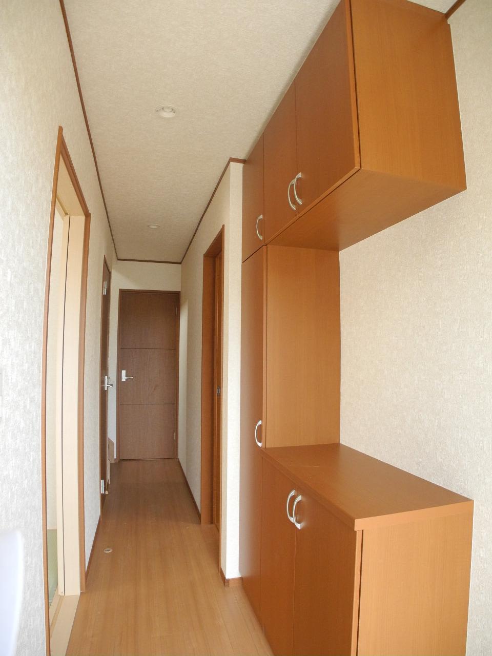 Entrance. Local (August 2013) Shooting