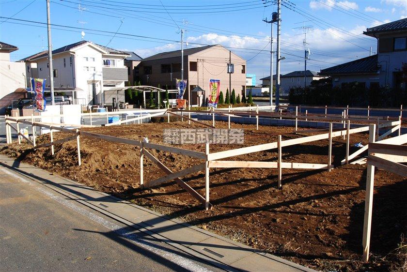 Local photos, including front road. 3 Building site (December 2012) Shooting