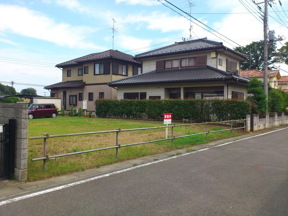 Local photos, including front road. Local (July 2013) Shooting