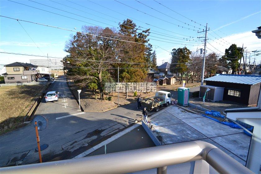 View photos from the dwelling unit. View from the site (December 2013) Shooting