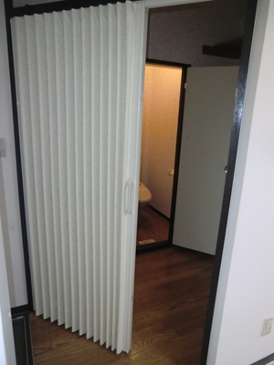 Other room space. Partition of washroom