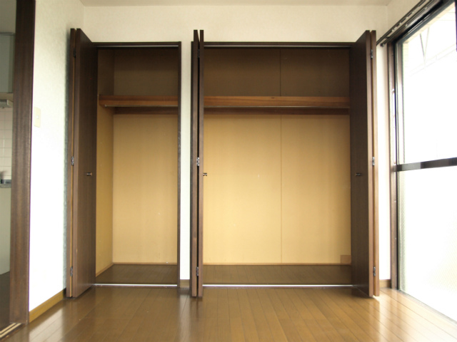 Receipt. Bedroom storage of