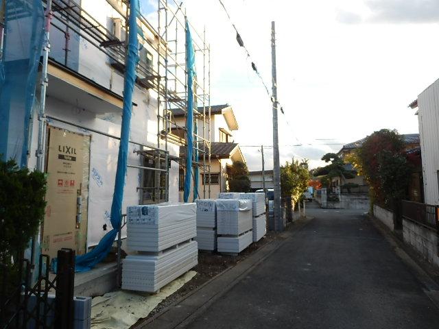 Local photos, including front road. Local (11 May 2013) Shooting