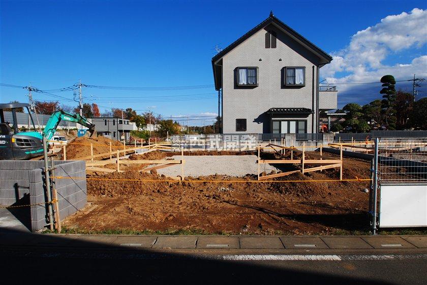 Local photos, including front road. 4 Building site (December 2012) Shooting