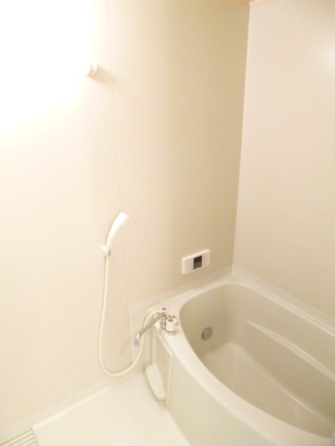 Bath. With popular reheating hot water supply ☆