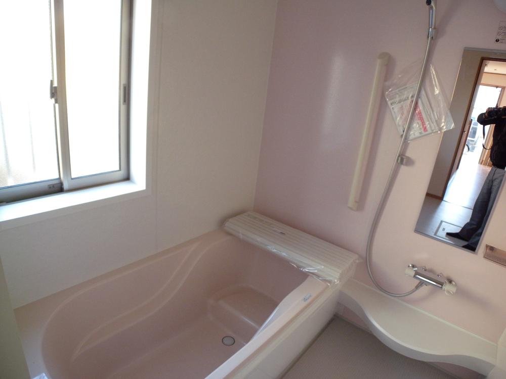 Bathroom. Indoor (12 May 2013) Shooting