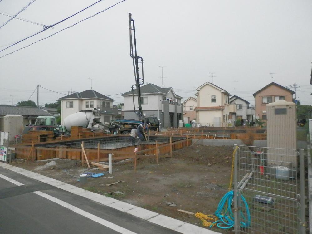 Local photos, including front road. Local (July 2013) Shooting