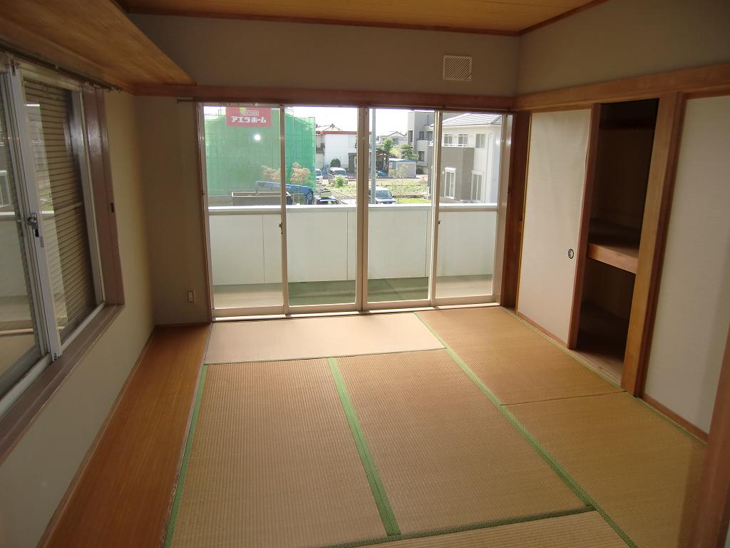 Other room space. Japanese-style room with a storage space