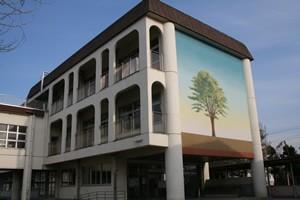 Primary school. 955m to Honjo Municipal Honjohigashi Elementary School