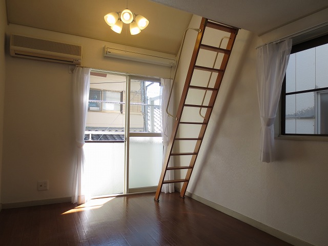 Living and room. Loft with corner room of the studio!