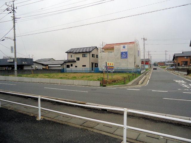 Local photos, including front road. Local (11 May 2013) Shooting