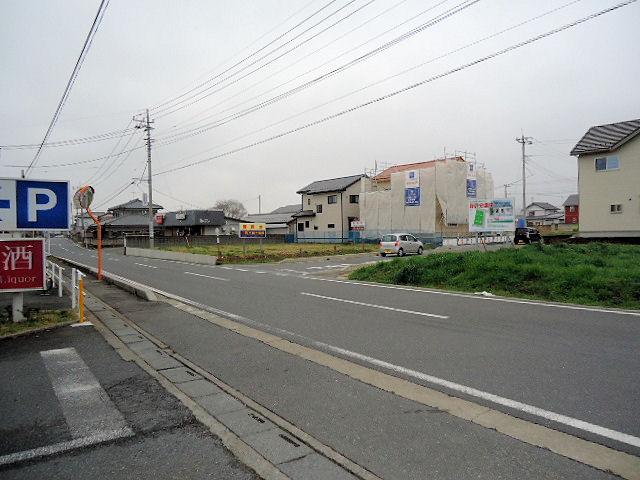 Local photos, including front road. Local (11 May 2013) Shooting