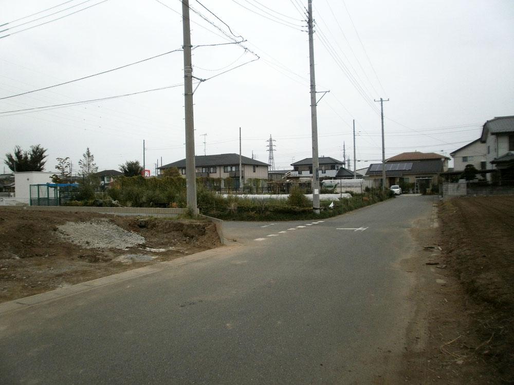 Local photos, including front road. Local (10 May 2013) Shooting