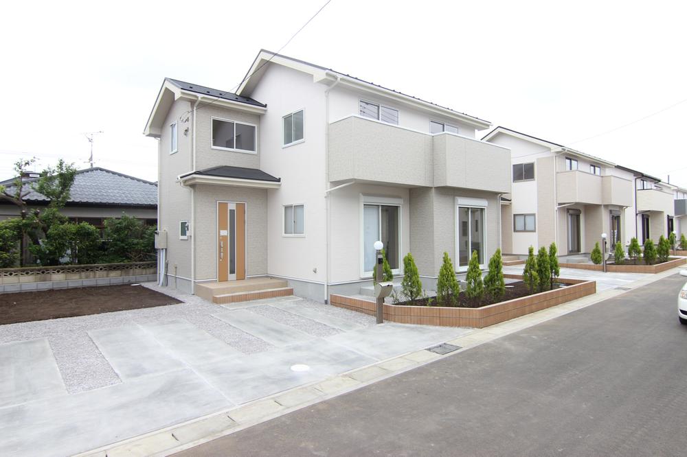 Local appearance photo. Building 2 local. 