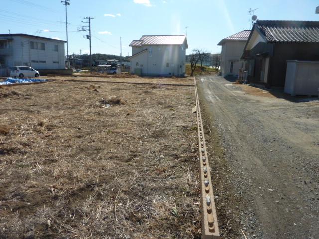 Local photos, including front road. Local (January 2013) Shooting