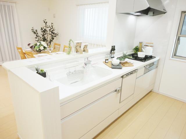 Kitchen. Same specification kitchen