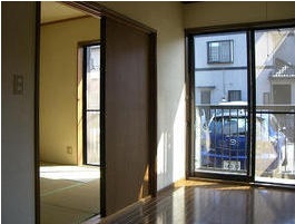 Living and room. Day is also Yes