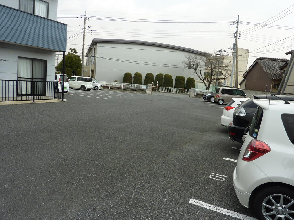 Parking lot. Kodama Elementary School! Walk 10 seconds! 