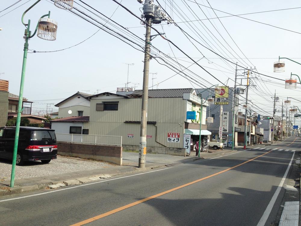 Local photos, including front road. Local (12 May 2013) Shooting