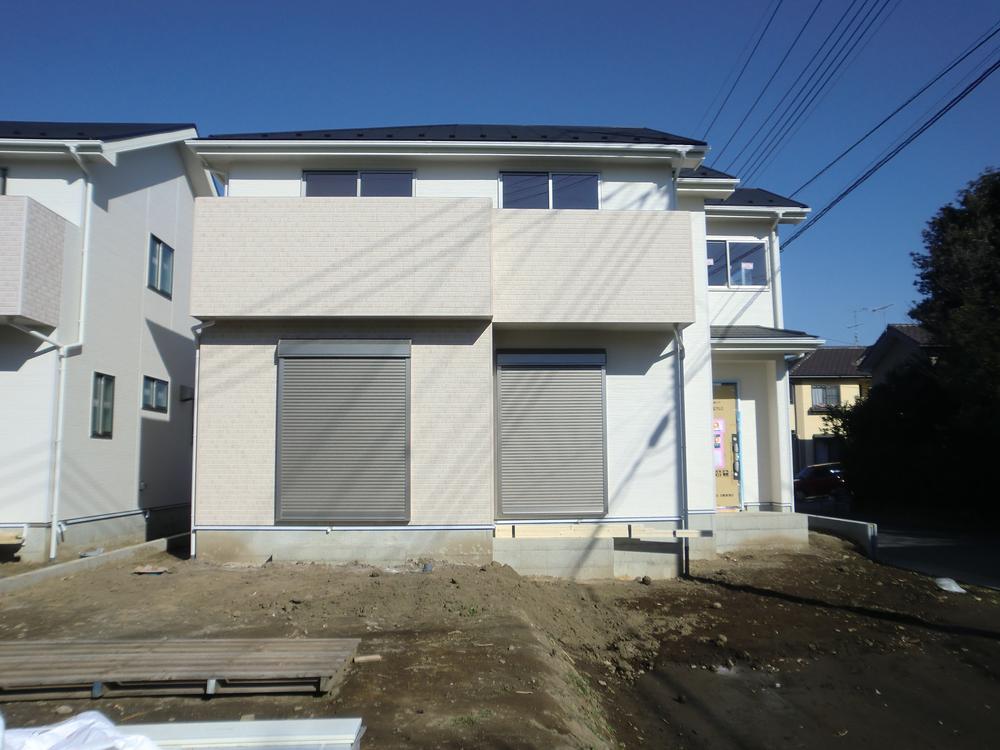 Local appearance photo. Local (12 May 2013) Shooting