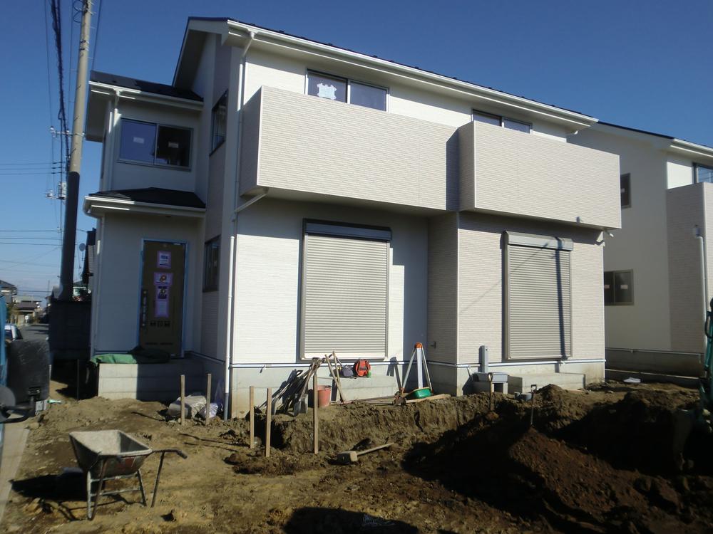 Local appearance photo. Local (12 May 2013) Shooting