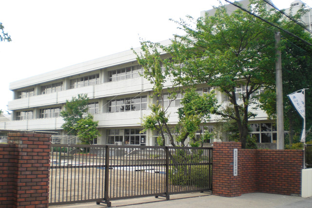Primary school. 446m to Honjo Municipal Kitaizumi elementary school (elementary school)