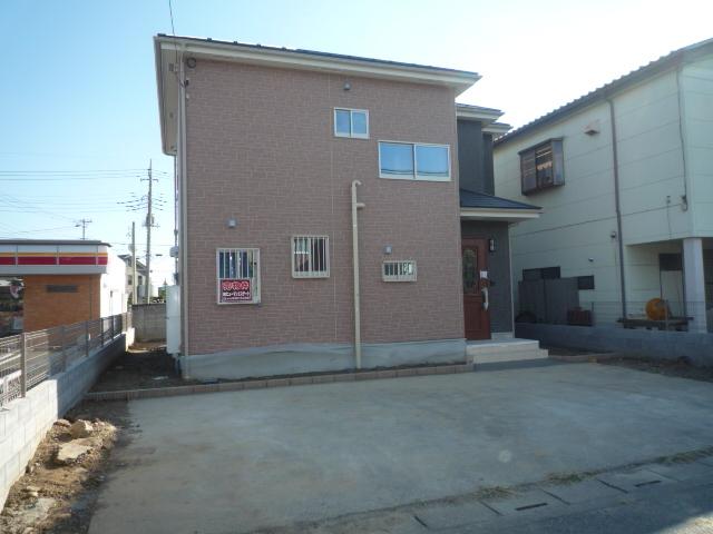 Parking lot. Parking spaces 4 cars