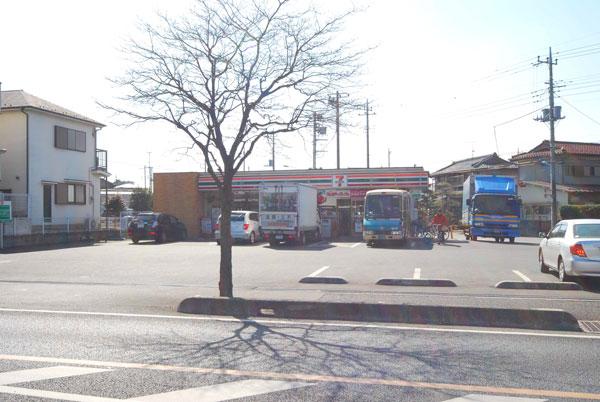 Convenience store. 370m to Seven-Eleven Tokorozawa Sayamagaoka shop