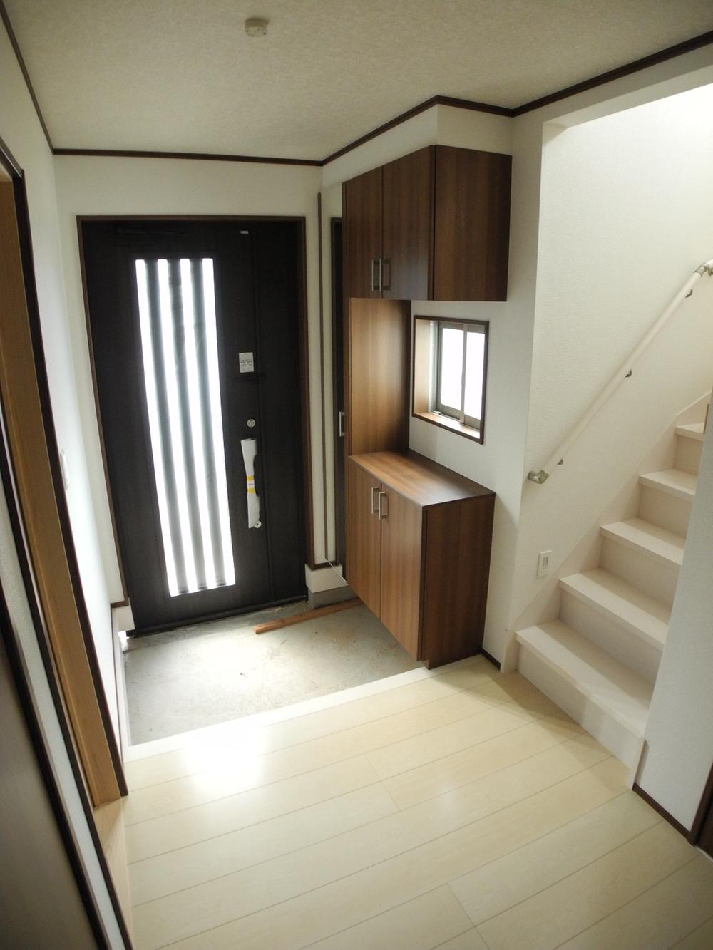 Entrance. Entrance (November 2013) Shooting