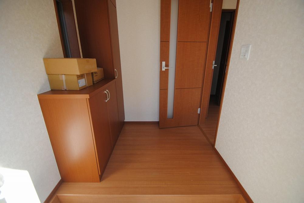 Entrance. Building 2 room (September 2013) Shooting