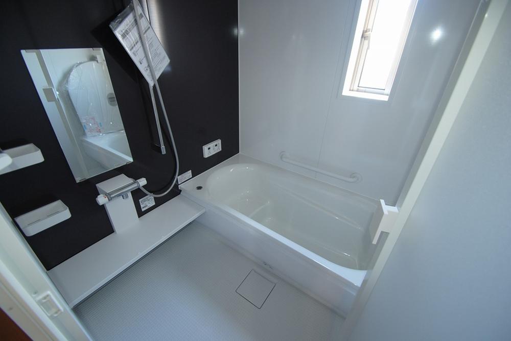 Bathroom. 1 Building room (November 2013) Shooting