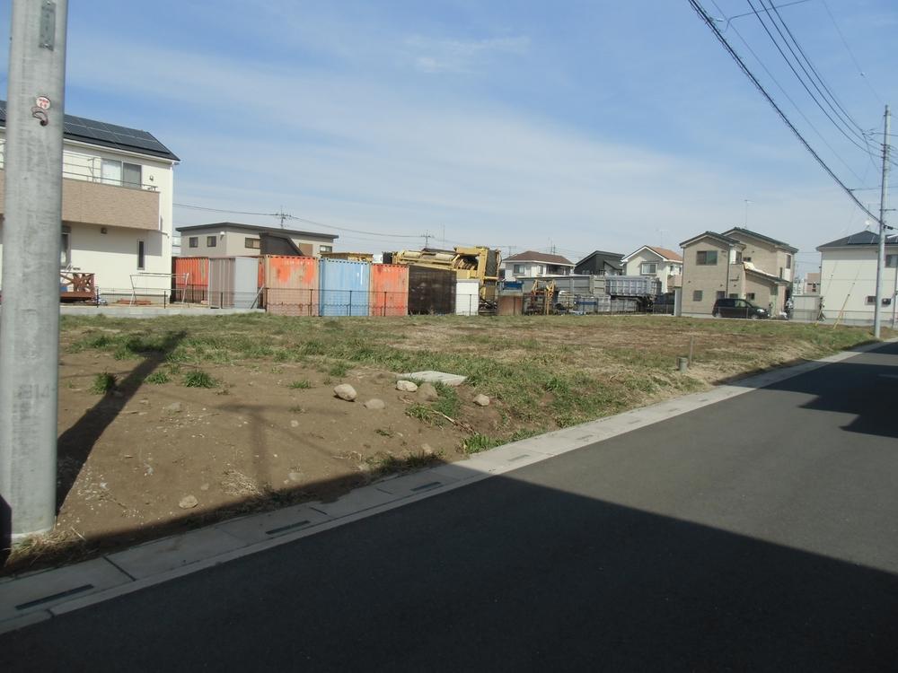 Local photos, including front road. Local (March 2013) Shooting