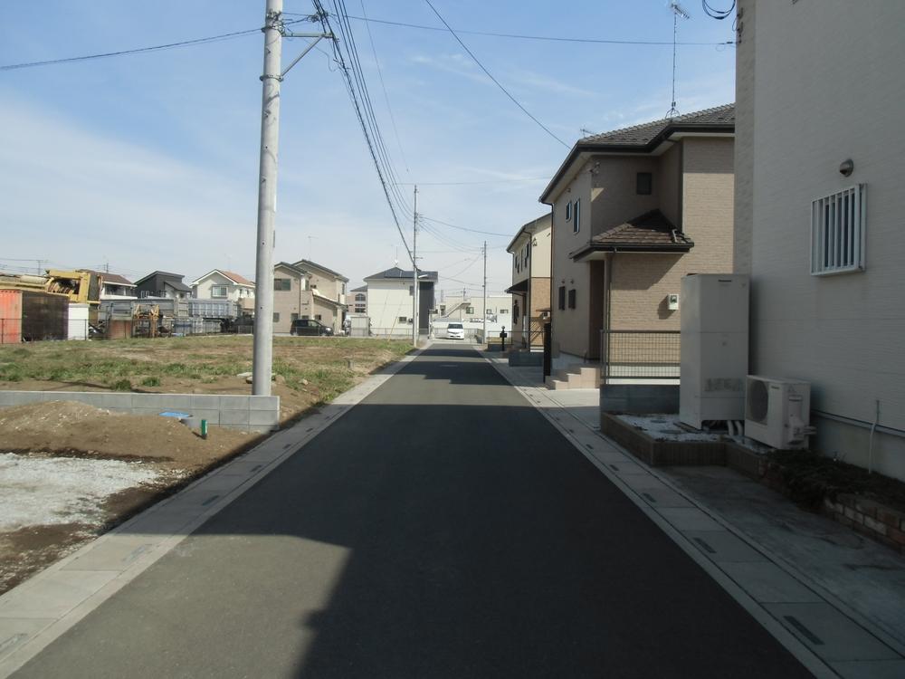 Local photos, including front road. Local (March 2013) Shooting