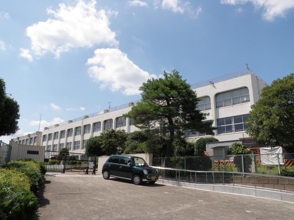 Primary school. Iruma Municipal Sayama until elementary school 725m
