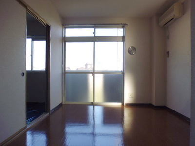 Other room space.  ☆ dining ☆ 