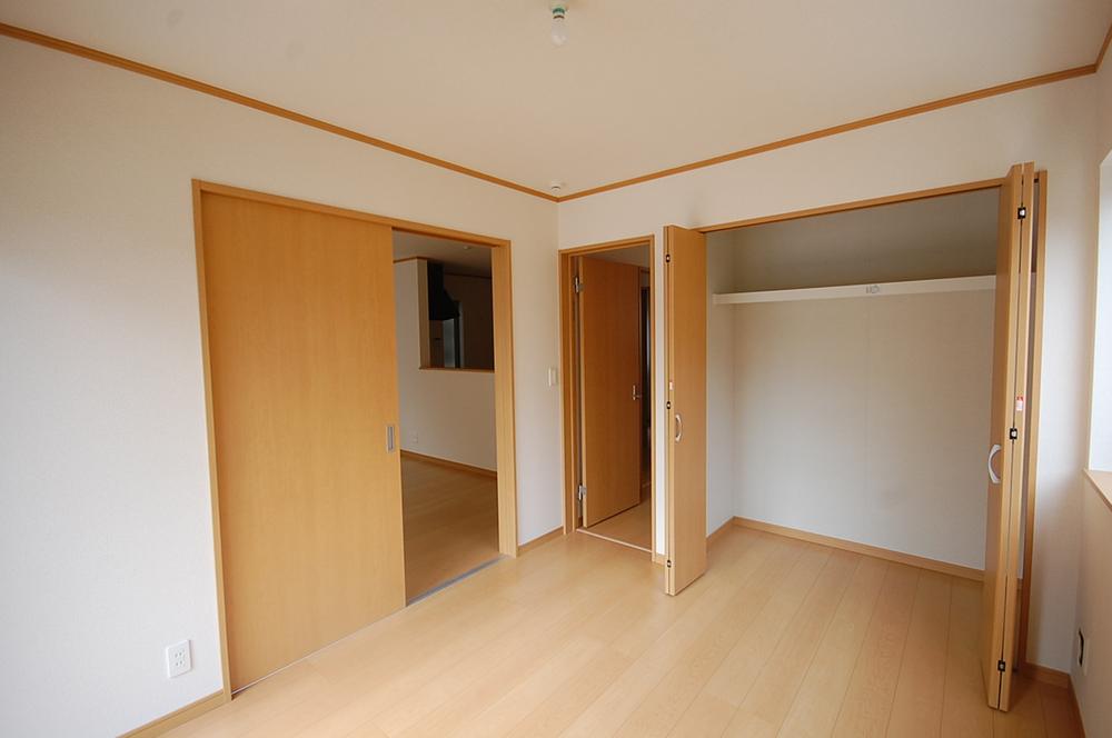 Non-living room. Indoor (10 May 2013) Shooting