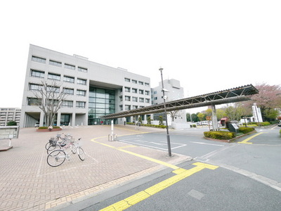 Government office. 2000m to City Hall (government office)