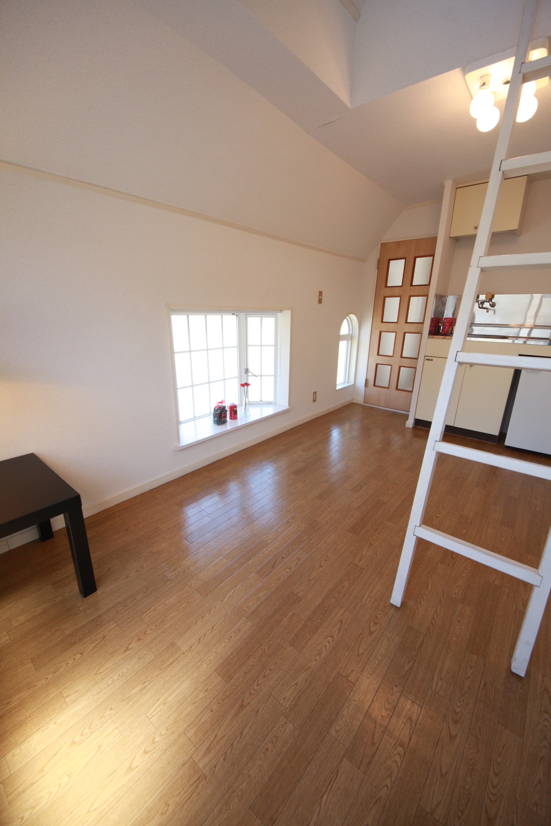 Living and room. ※ Furniture is the display