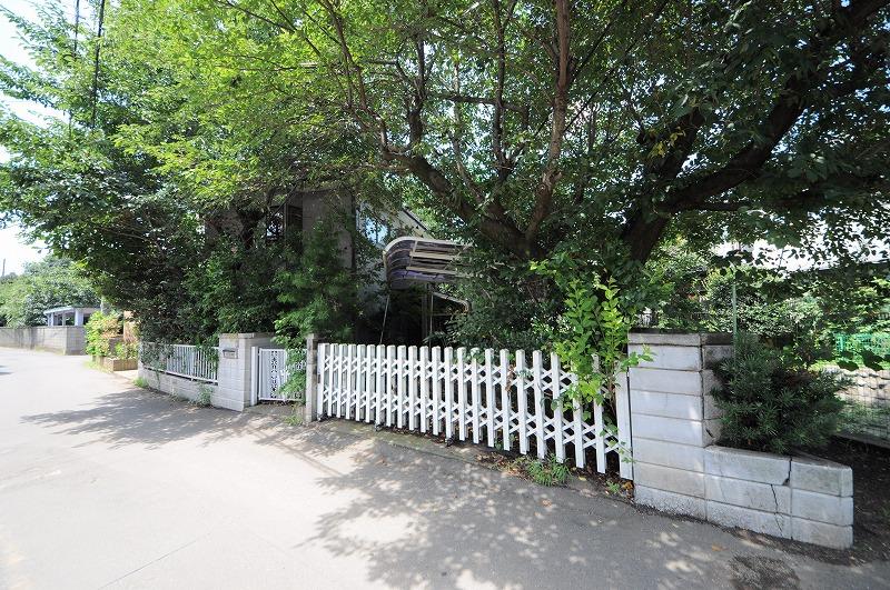 Local photos, including front road. Local (August 2013) Shooting