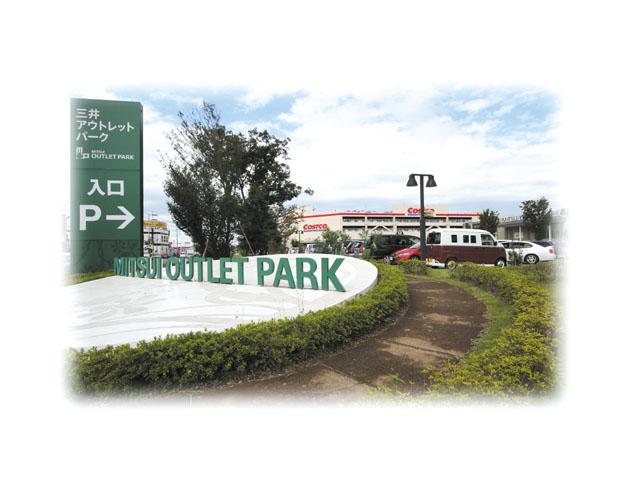 Shopping centre. 1330m to Mitsui Outlet Iruma