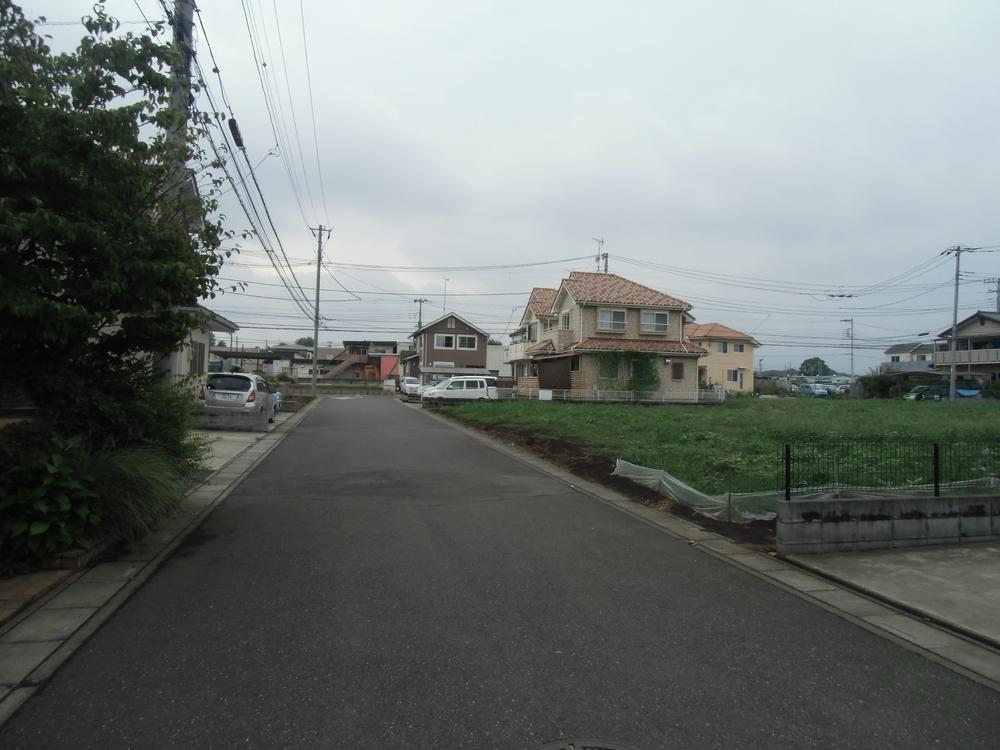 Local photos, including front road. Local (10 May 2013) Shooting