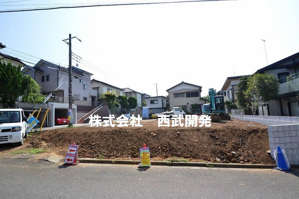 Local photos, including front road. Local (August 2013) Shooting