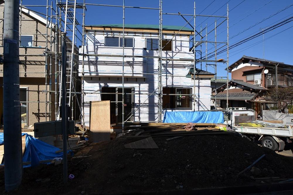 Local appearance photo. Local (11 May 2013) Shooting