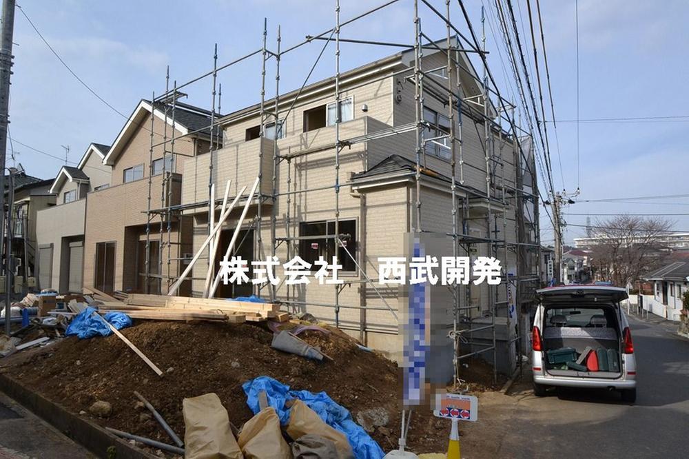 Local appearance photo. Local (12 May 2013) Shooting