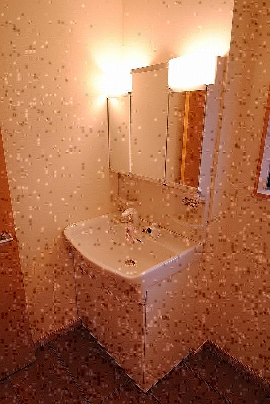 Same specifications photos (Other introspection). Same specifications