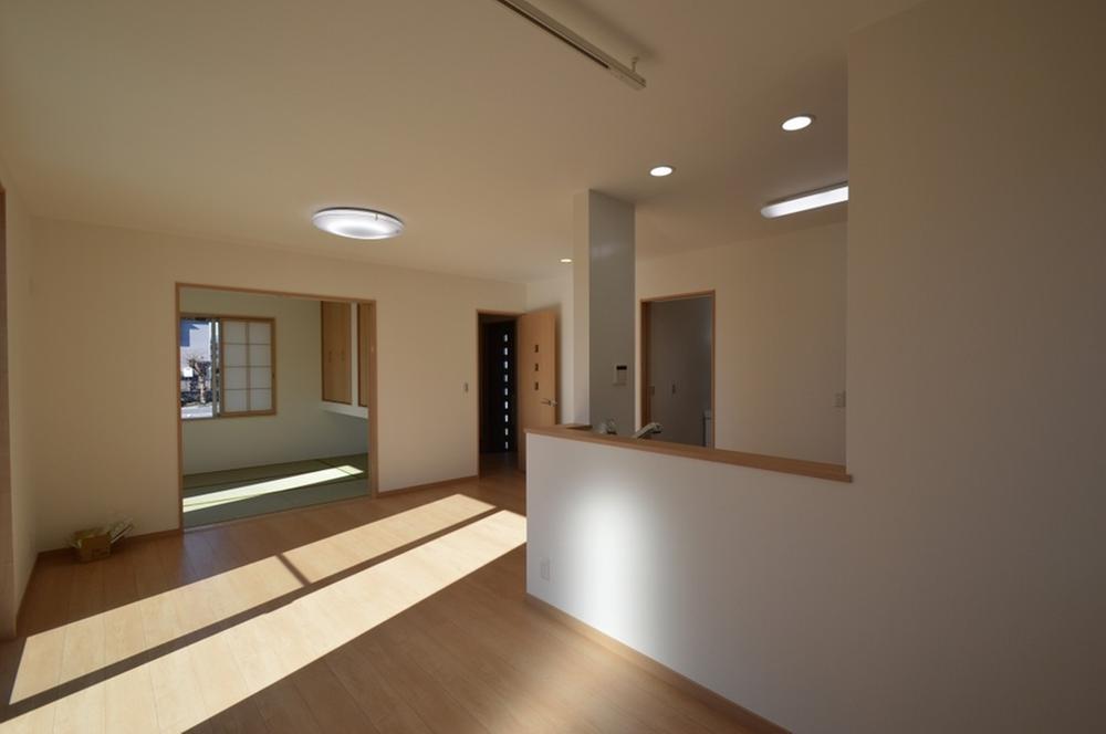 Same specifications photos (living). Same specifications