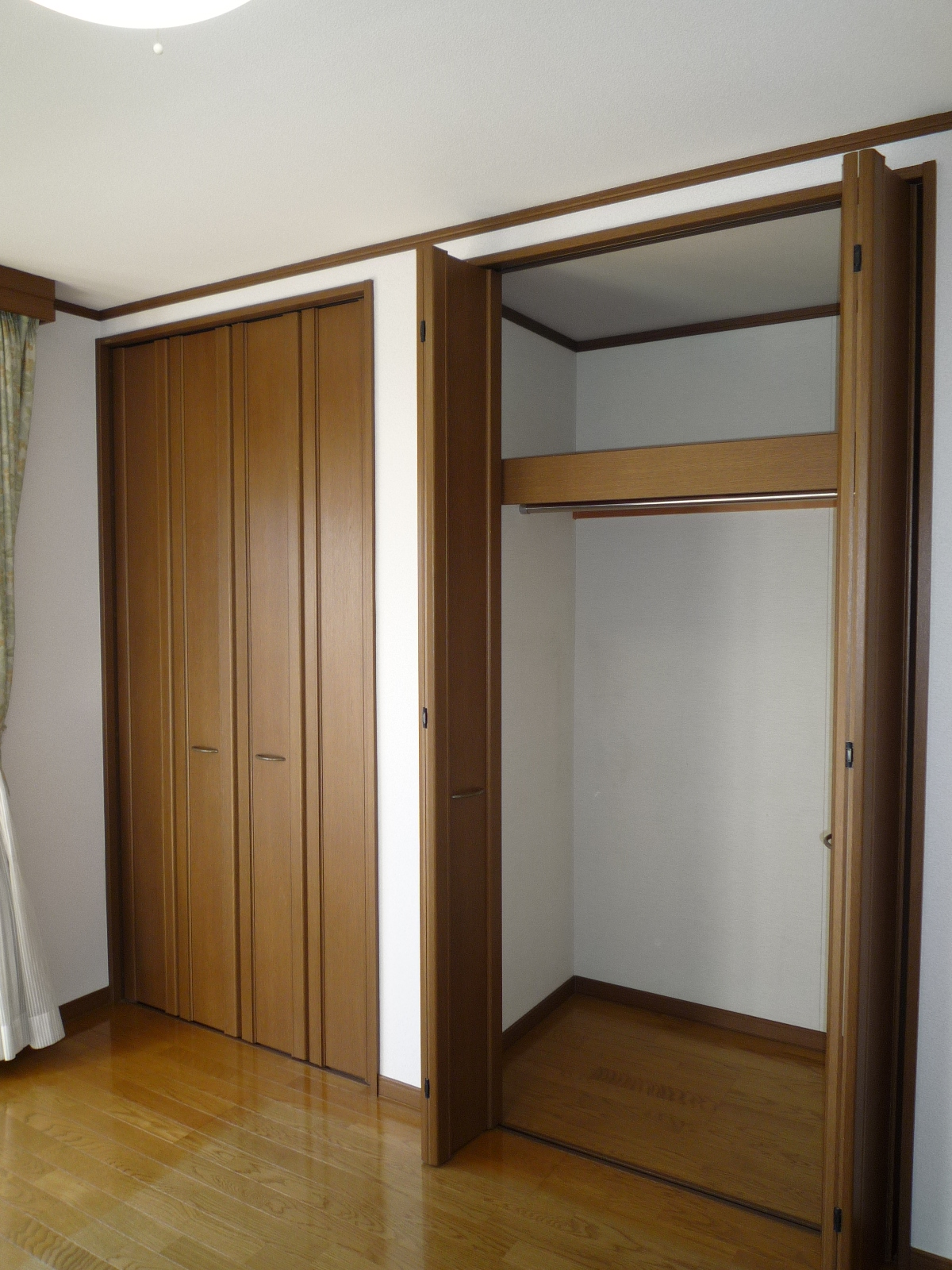 Receipt. Second floor storage part. Enter plenty!