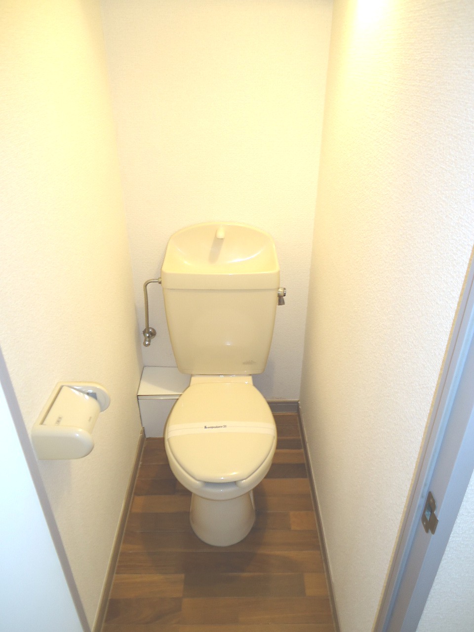 Toilet. Simple cleaning a breeze! 