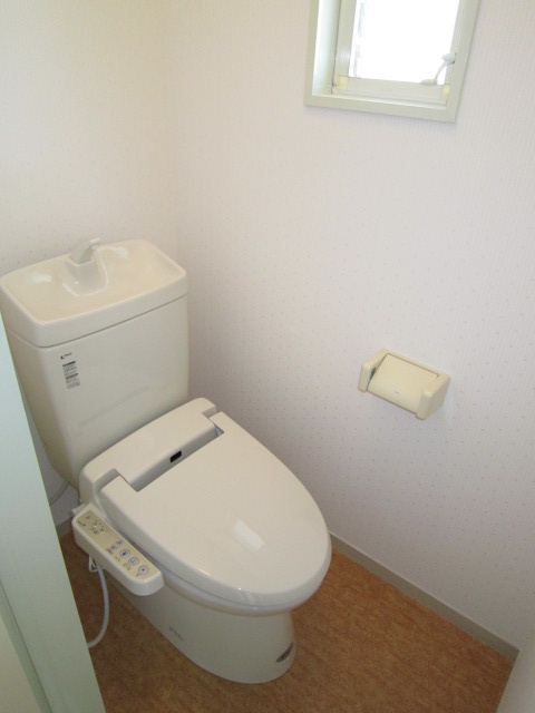 Toilet. With a heated toilet seat
