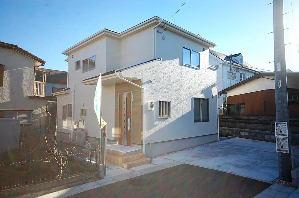 Local appearance photo. Local (12 May 2013) Shooting